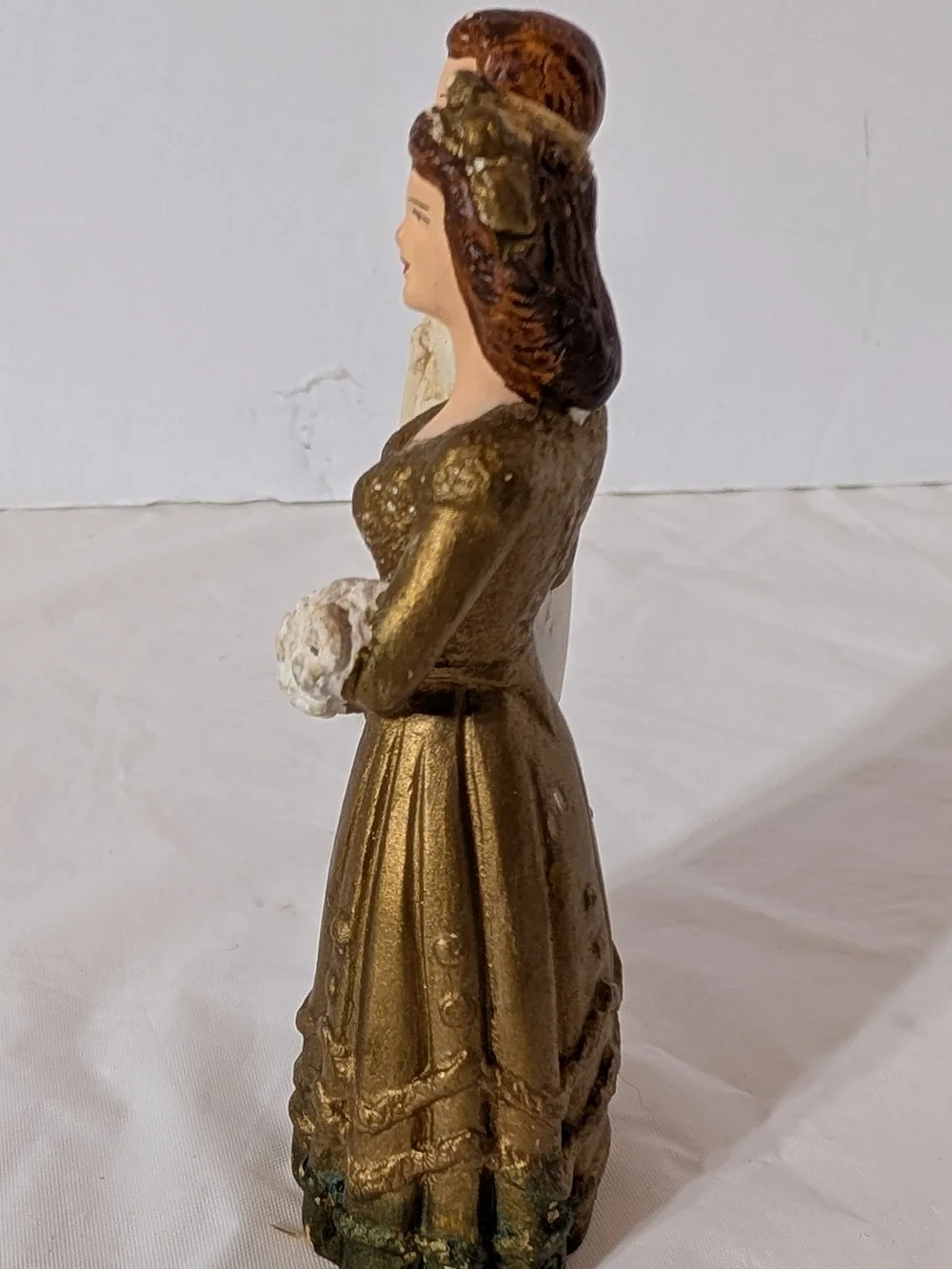 VGT Wedding Cake Topper Bride & Groom Figurine in Gold and White